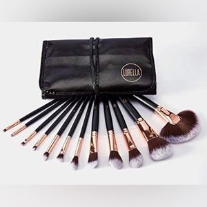 Lurella 12 pc makeup brush set(New!)